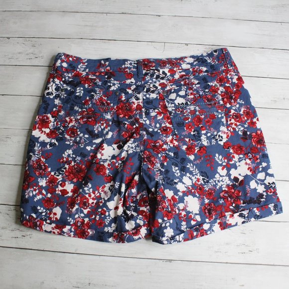 Bandolino Women's Floral Denim Shorts Size 12 Amy Short Blue Red White - Picture 6 of 6